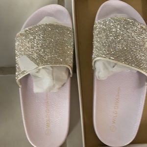 Wild diva bling slides